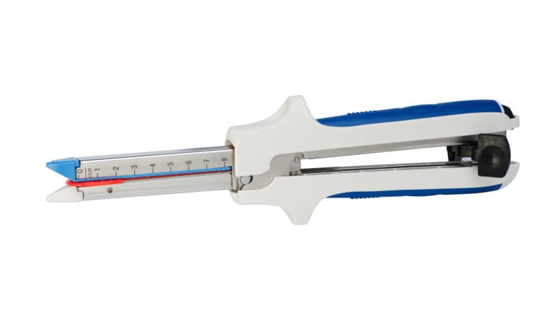 Одноразові лінійні ріжучі зшиваючі апарати та замінні касети